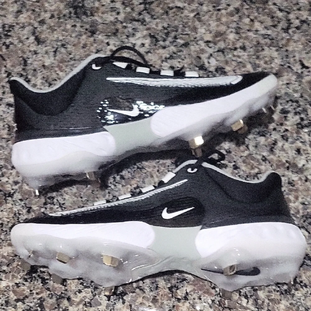 Alpha Huarache Elite 4 Low - Picture 4 of 12